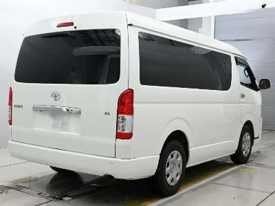 TOYOTA HIACE WAGON