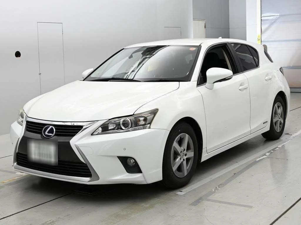 Lexus CT200h  с аукциона в Японии