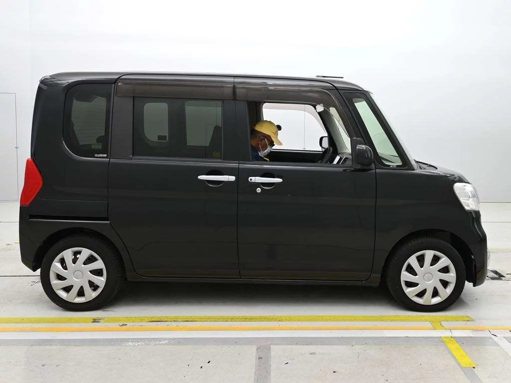 Daihatsu Tanto  с аукциона в Японии