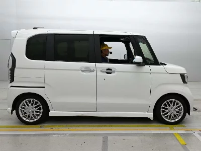 Honda N BOX CUSTOM