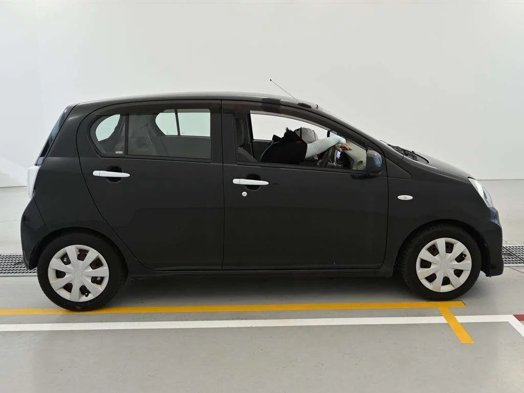 Daihatsu Mira e:S  с аукциона в Японии
