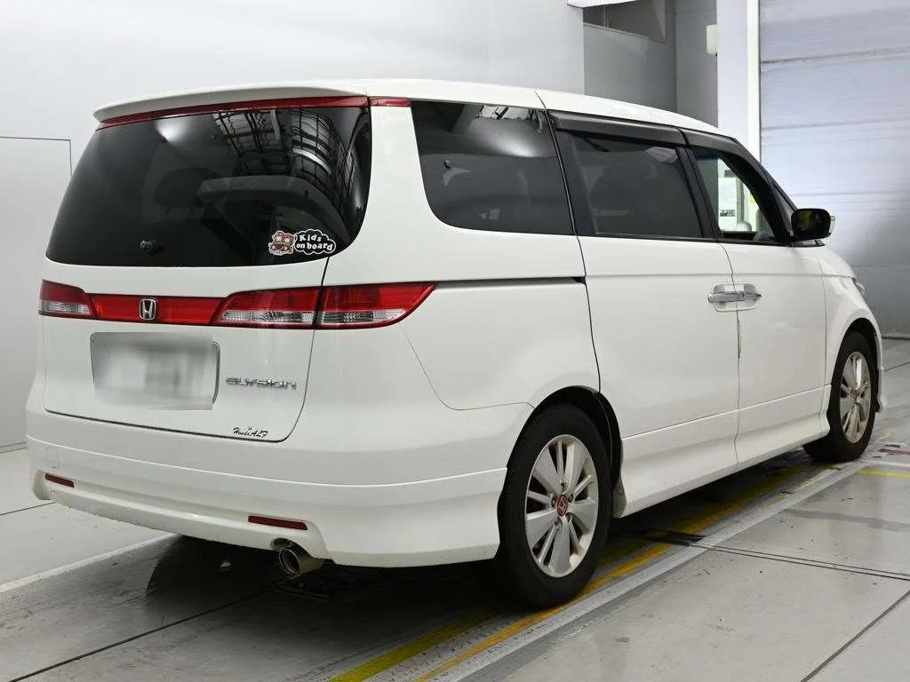 Honda Elysion  с аукциона в Японии