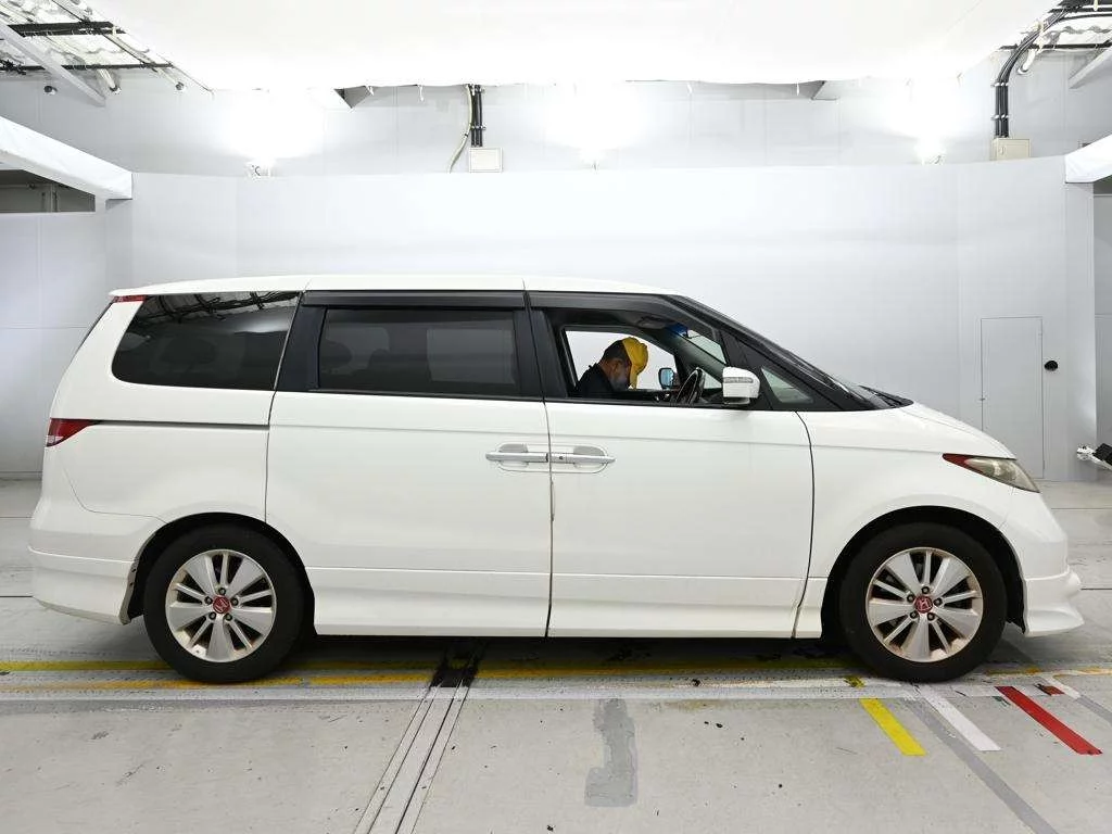 Honda Elysion  с аукциона в Японии