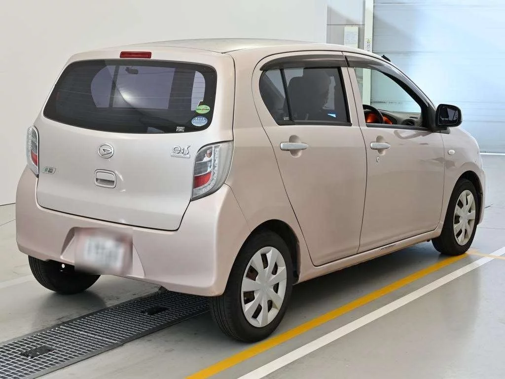 Daihatsu Mira e:S  с аукциона в Японии