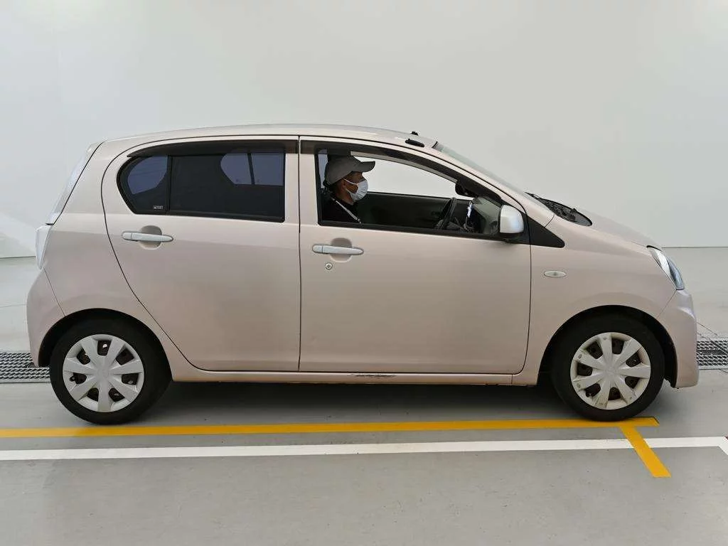Daihatsu Mira e:S  с аукциона в Японии