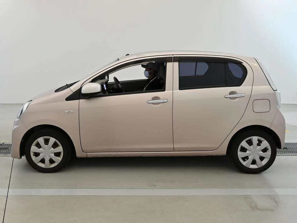 Daihatsu Mira e:S  с аукциона в Японии