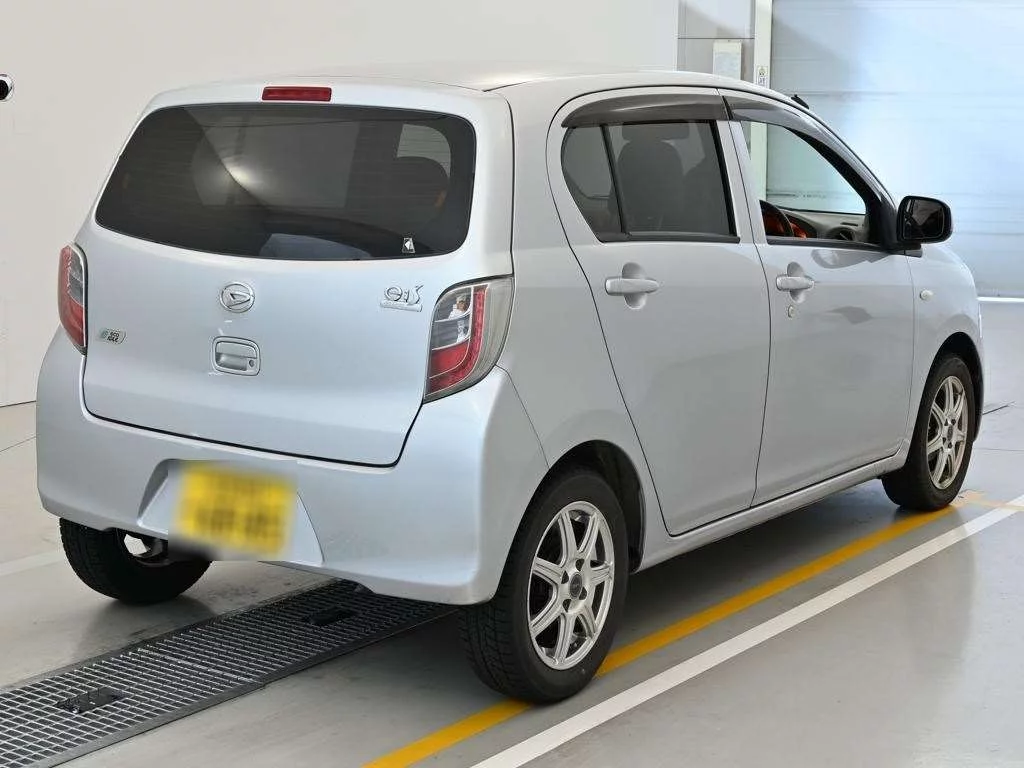 Daihatsu Mira e:S  с аукциона в Японии