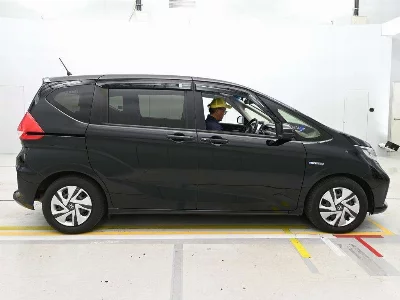 HONDA FREED + HYBRID