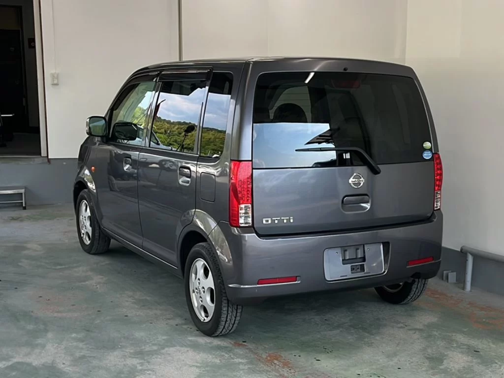 Nissan Otti  с аукциона в Японии