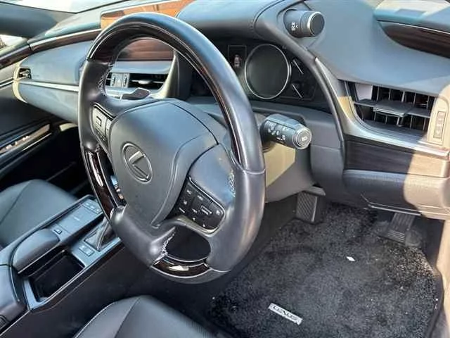 Lexus ES300h  с аукциона в Японии