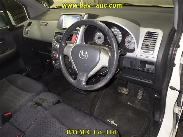 Honda Mobilio Spike  с аукциона в Японии