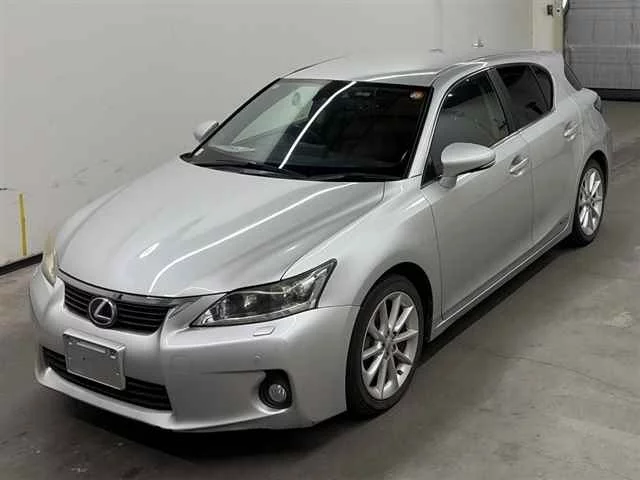 Lexus CT200h  с аукциона в Японии