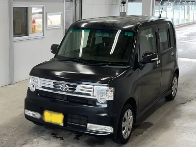 TOYOTA PIXIS SPACE