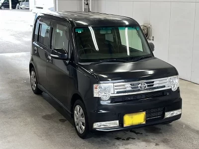 TOYOTA PIXIS SPACE