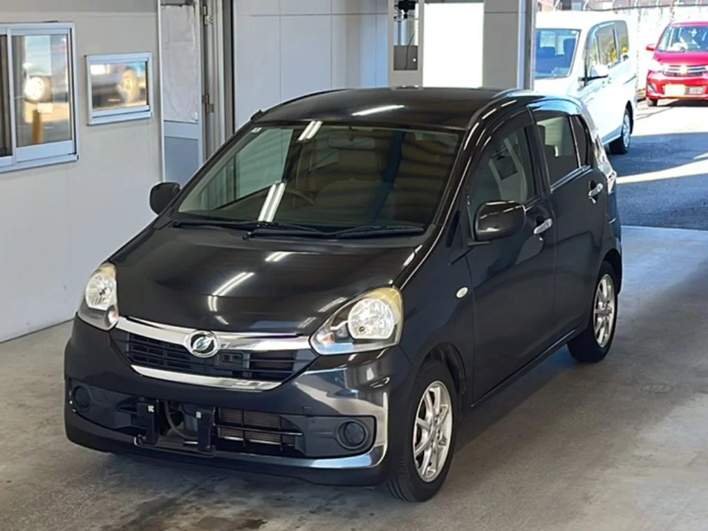 Daihatsu Mira e:S  с аукциона в Японии