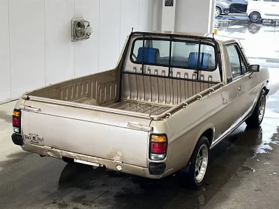 NISSAN SUNNY TRUCK