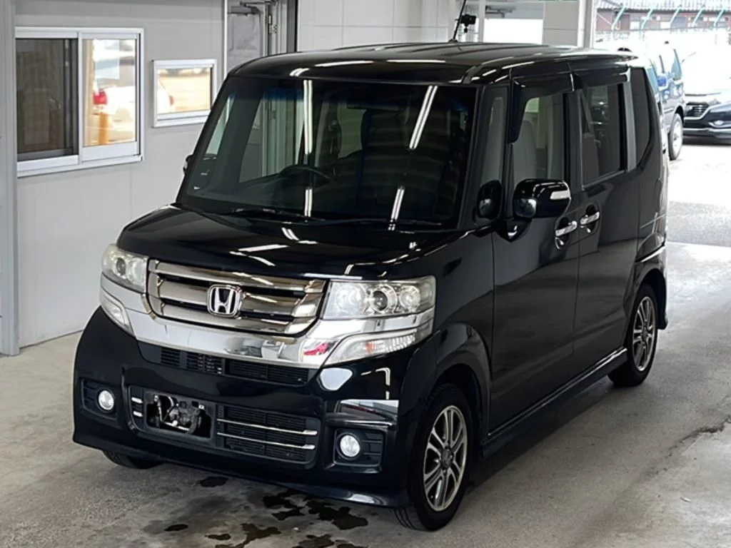 Honda N BOX CUSTOM  с аукциона в Японии