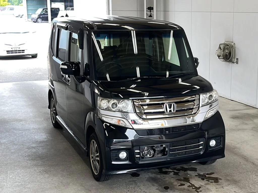 Honda N BOX CUSTOM  с аукциона в Японии