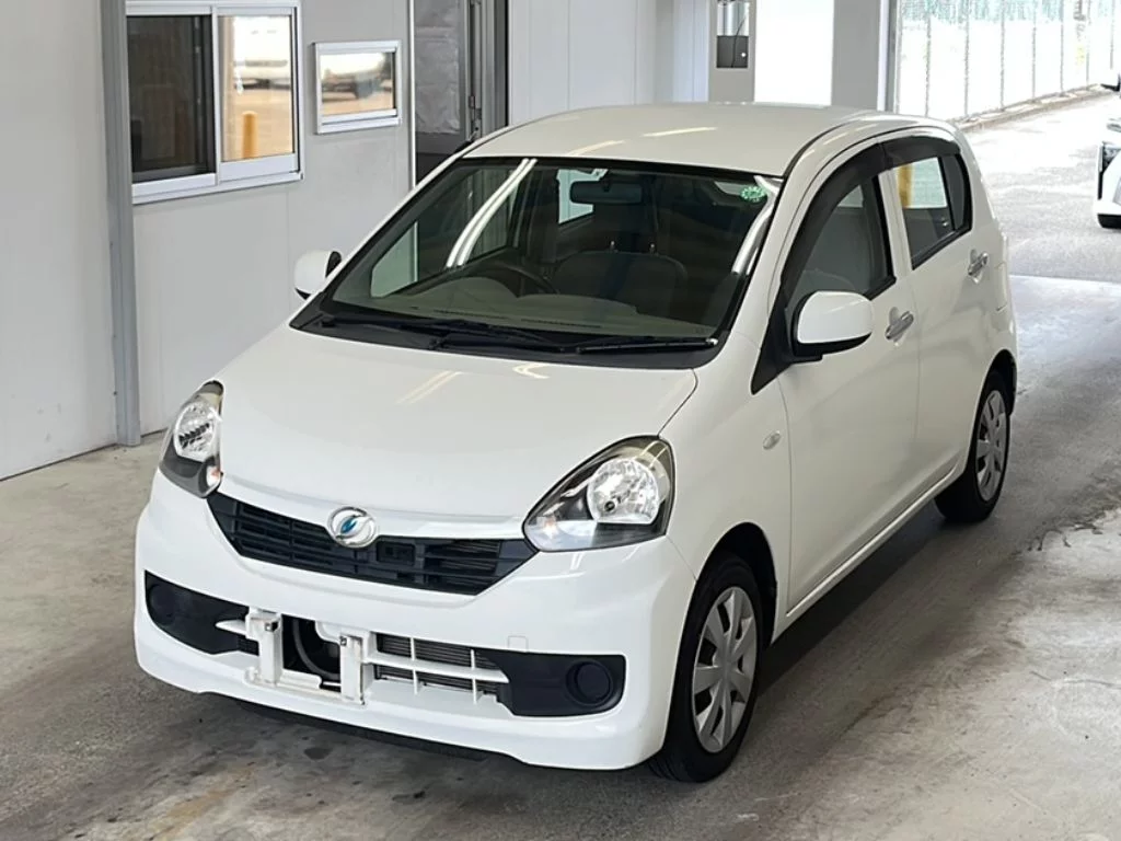 Daihatsu Mira e:S  с аукциона в Японии