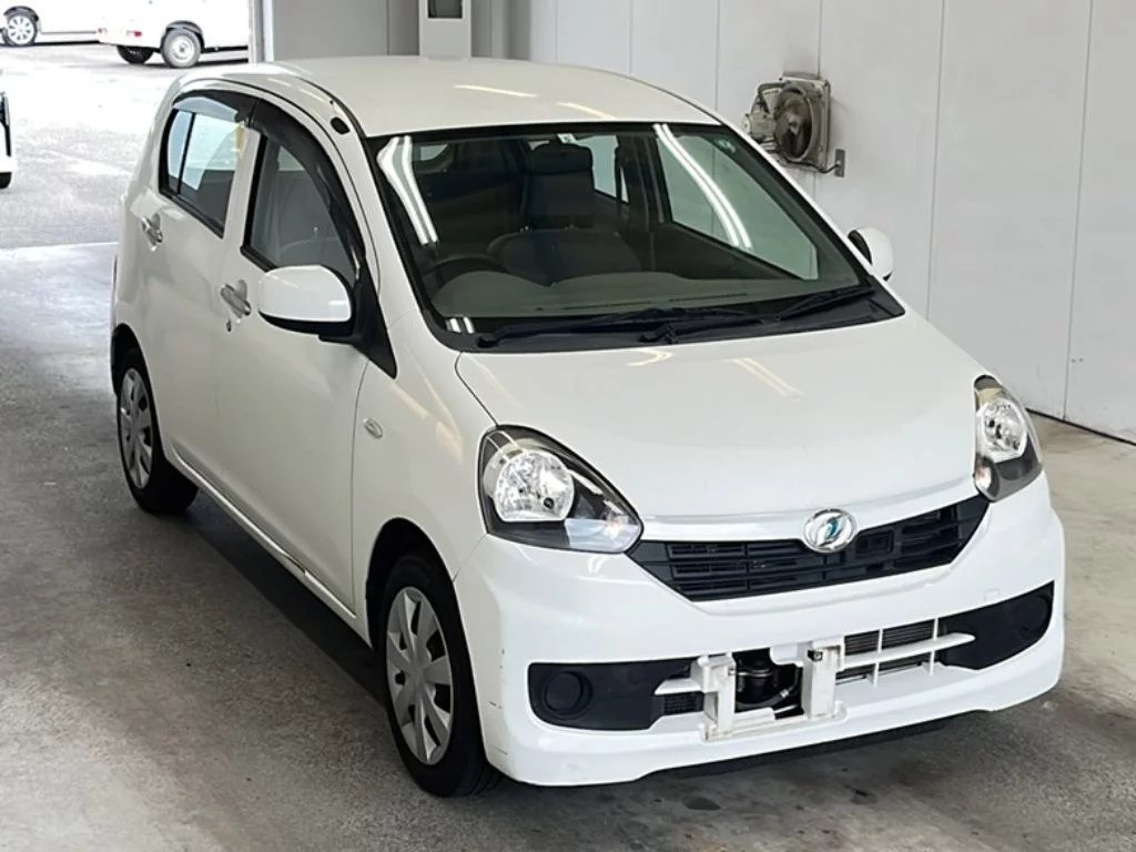 Daihatsu Mira e:S  с аукциона в Японии
