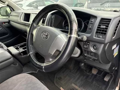 TOYOTA HIACE WAGON