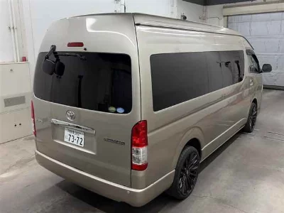 TOYOTA HIACE WAGON