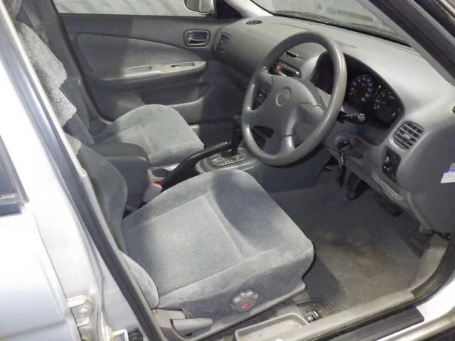 Nissan Sunny  с аукциона в Японии