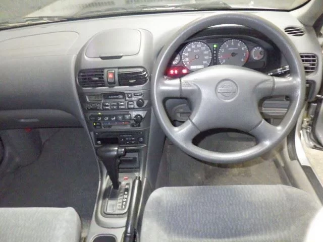 Nissan Sunny  с аукциона в Японии