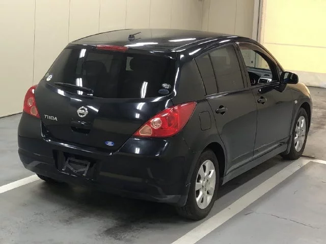 Nissan Tiida  с аукциона в Японии