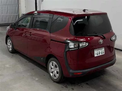 Toyota Sienta