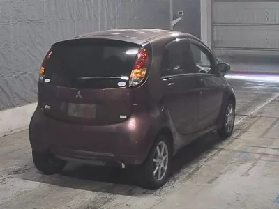 Mitsubishi i