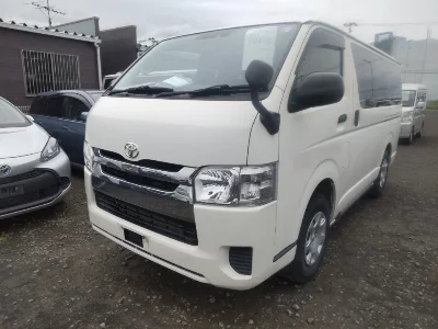 TOYOTA HIACE