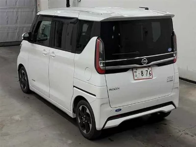 NISSAN ROOX