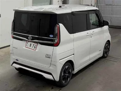 NISSAN ROOX