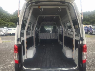 NISSAN NV350 CARAVAN