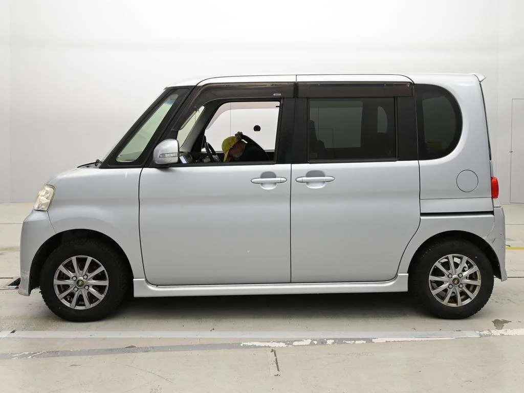 Daihatsu Tanto  с аукциона в Японии