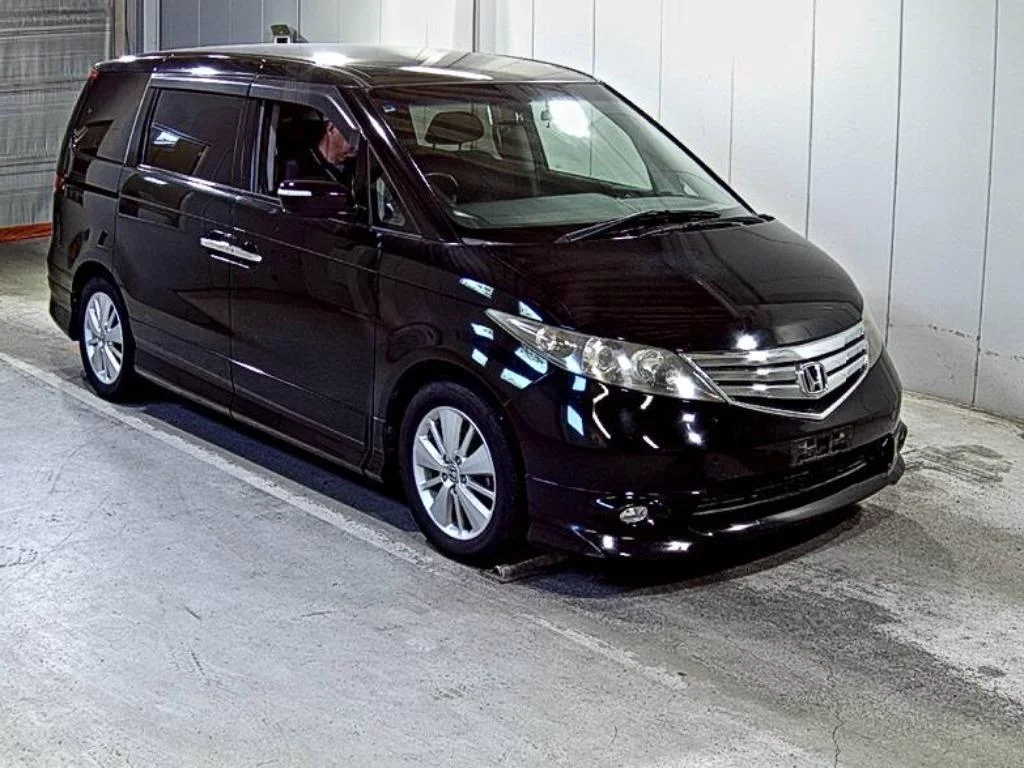 Honda Elysion  с аукциона в Японии