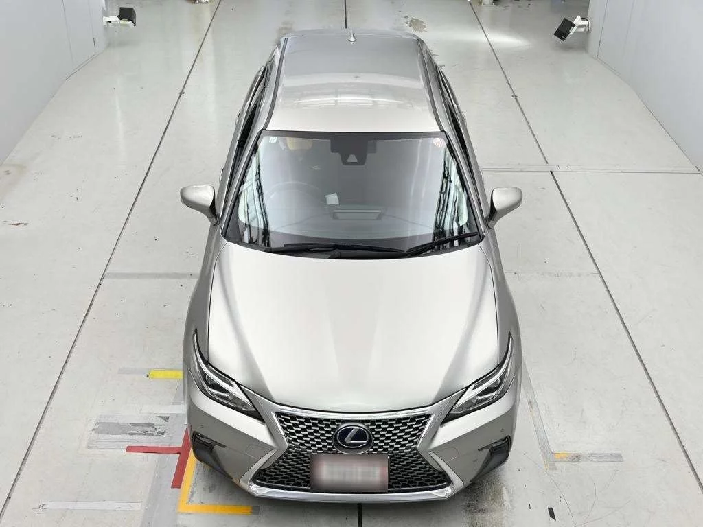 Lexus CT200h  с аукциона в Японии