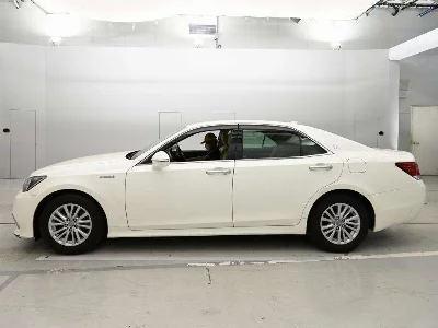 Toyota CROWN HYBRID