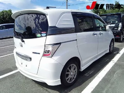 Honda Freed Spike