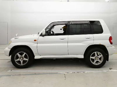 Mitsubishi Pajero iO