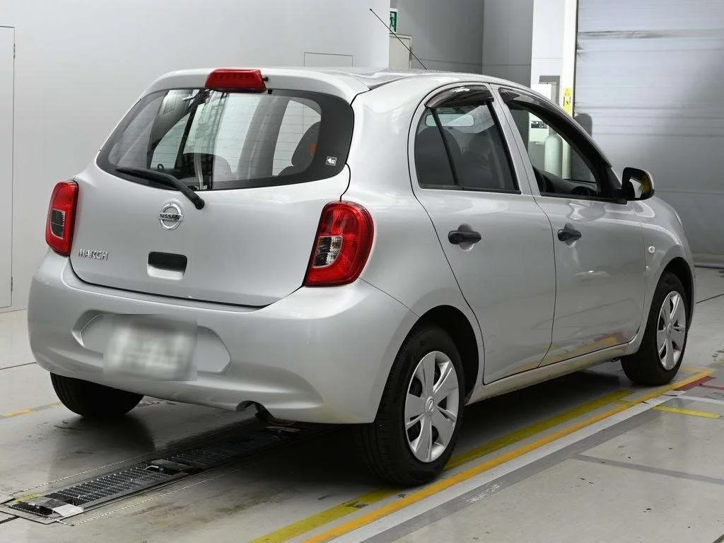 Nissan March  с аукциона в Японии