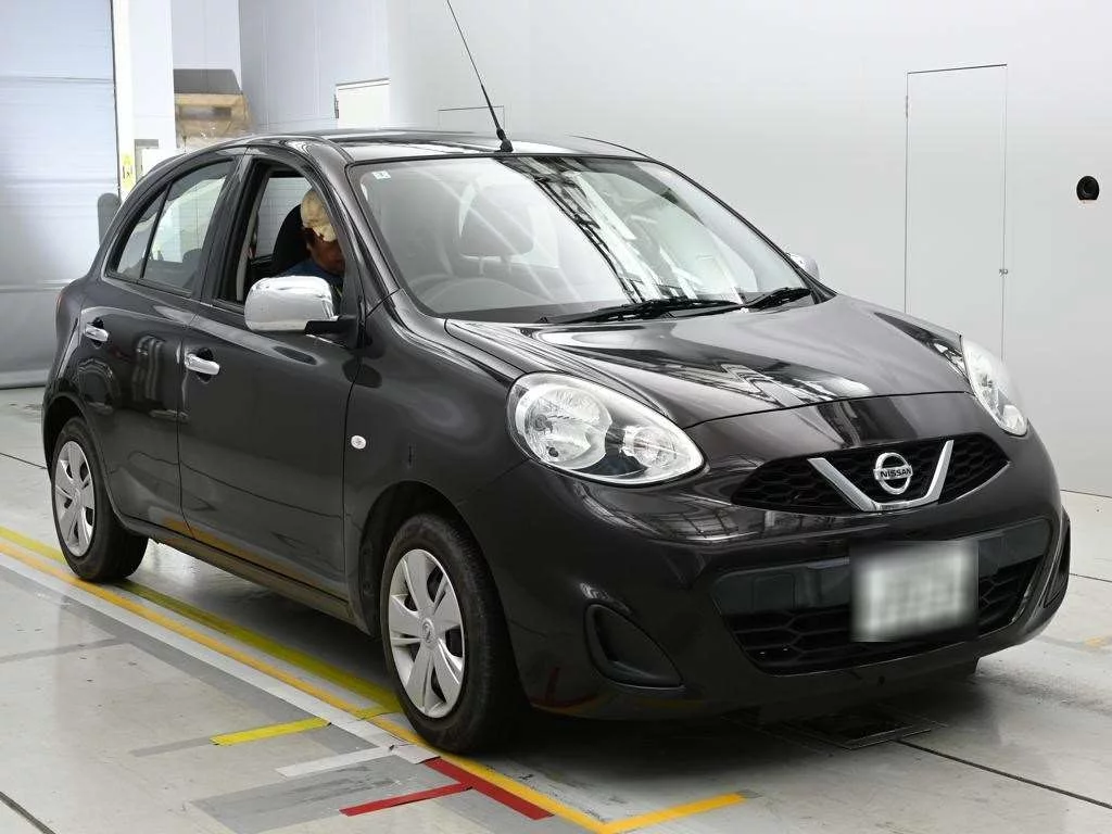Nissan March  с аукциона в Японии