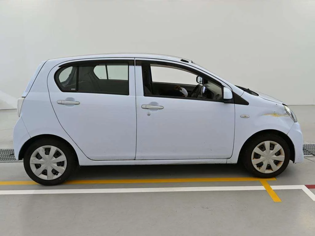Daihatsu Mira e:S  с аукциона в Японии