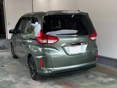 HONDA FREED + HYBRID