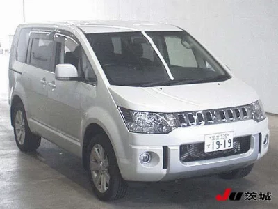 Mitsubishi Delica D:5