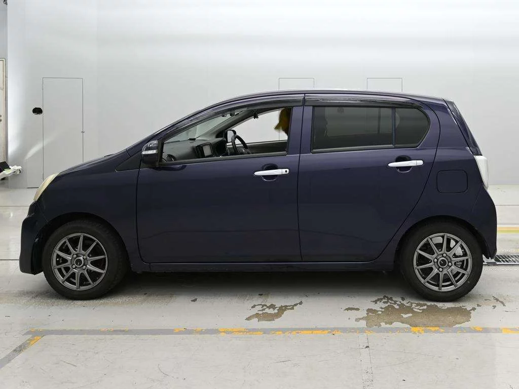 Daihatsu Mira e:S  с аукциона в Японии