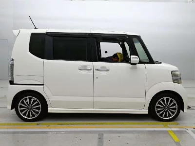 Honda N BOX CUSTOM