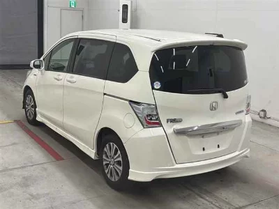 HONDA FREED HYBRID