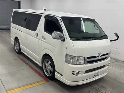 TOYOTA HIACE VAN